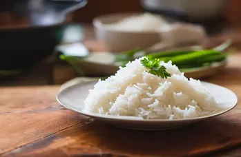 De rijst zal heerlijk en kruimelig worden: onthoud deze truc bij het koken